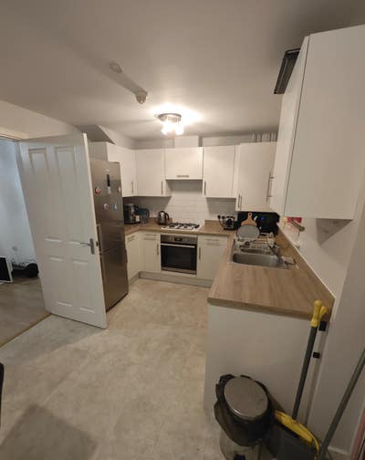 Two rooms available new build Main Photo