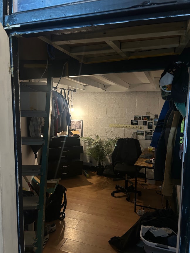 Mezzanine double room Upper Clapton Main Photo