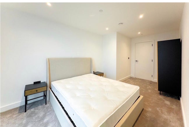 Room Available in Vista River Gardens -40th Floor Main Photo