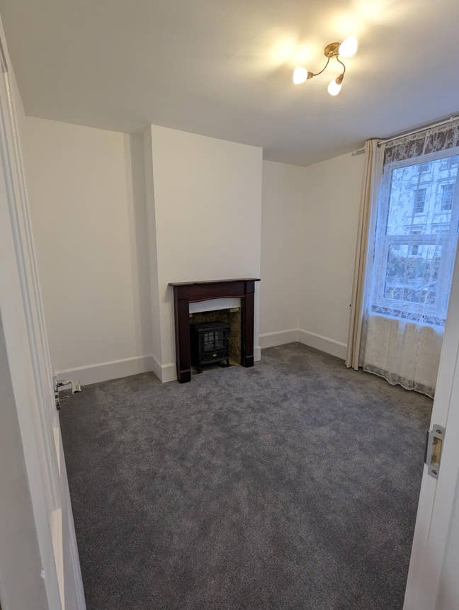 3 Bed Terraced House, High Street, BR5 Main Photo
