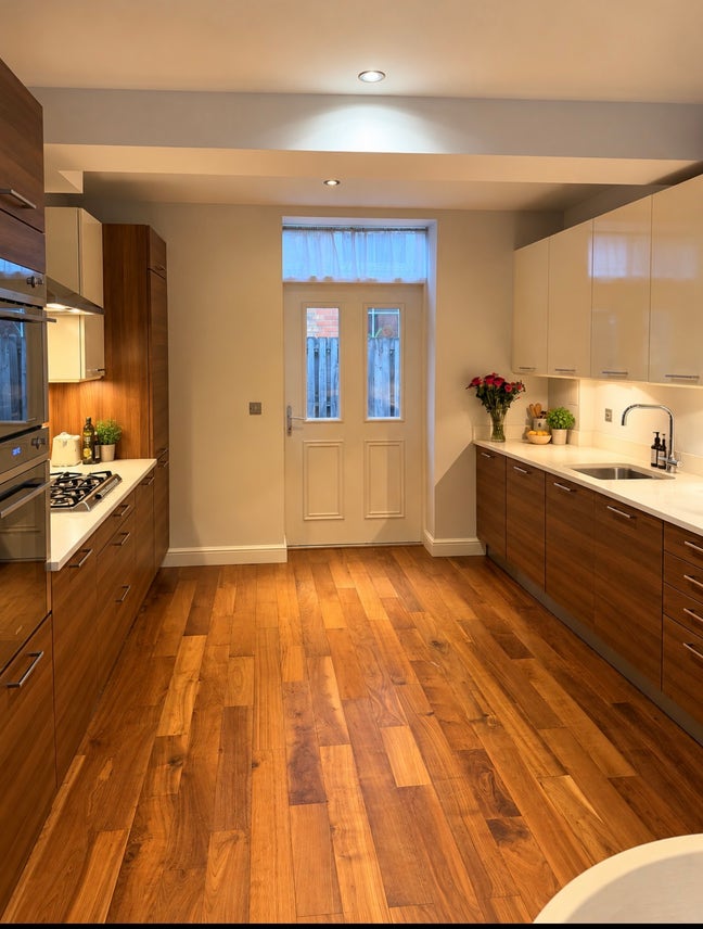 Gorgeous Imperial Wharf Home  Main Photo