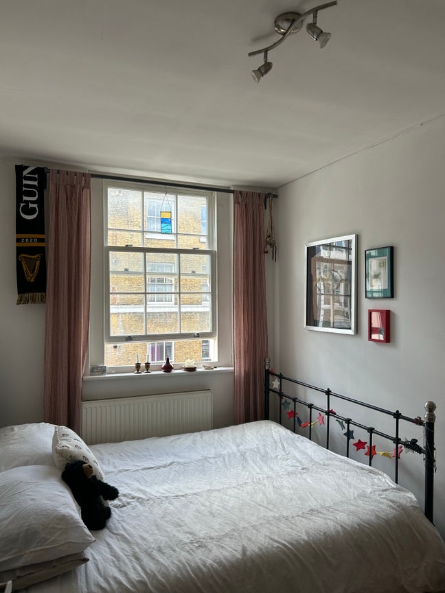 Cozy Room Available in Stoke Newington :) Main Photo