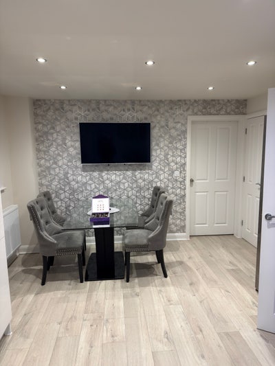 King Size Bedroom for Rent Main Photo