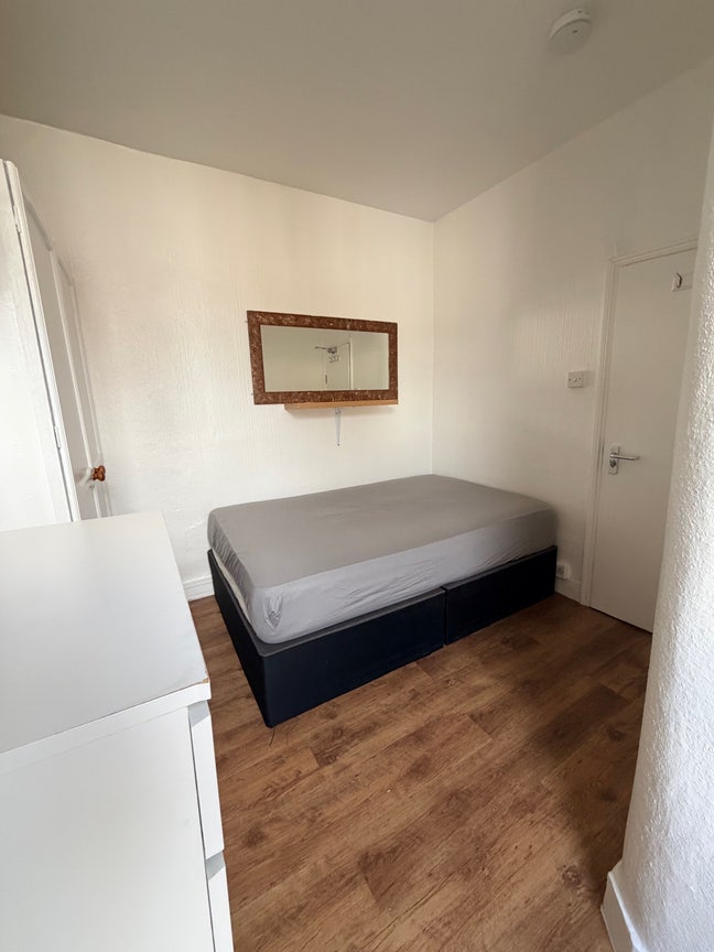 Single Room  Seven Sisters N15 Main Photo