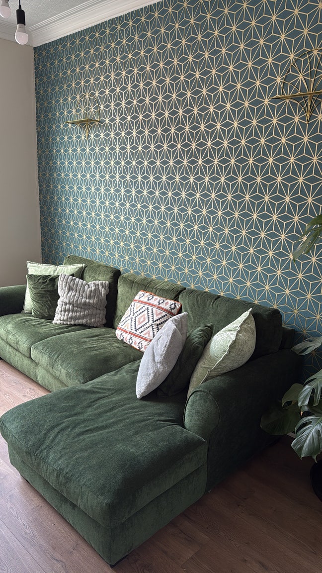 Double bedroom to rent Main Photo
