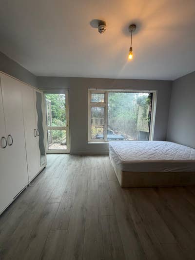 Studio Flat to Rent in Northolt Greenford UB6 Main Photo
