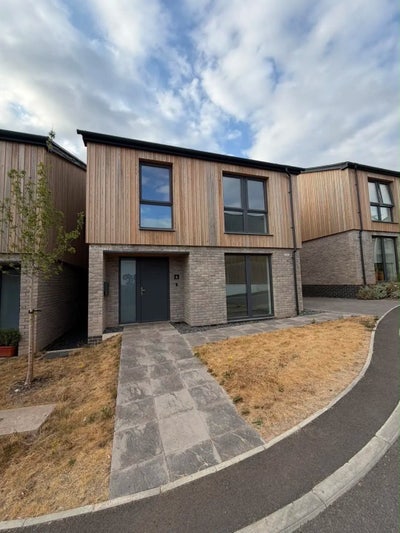 Shared room available in exeter Main Photo