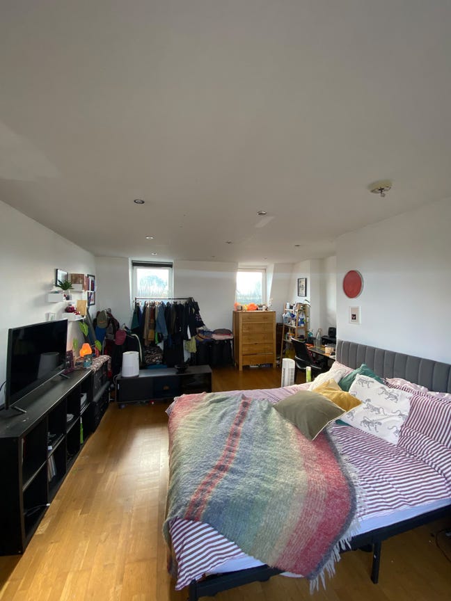  Large Double Room in Lovely Flat, Couple Only.  Main Photo