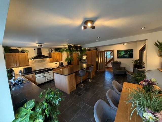 Double Room with Your Own Bathroom, Deposit Taken Main Photo