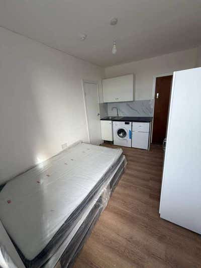 Studio Flat_ CR0 Area Main Photo