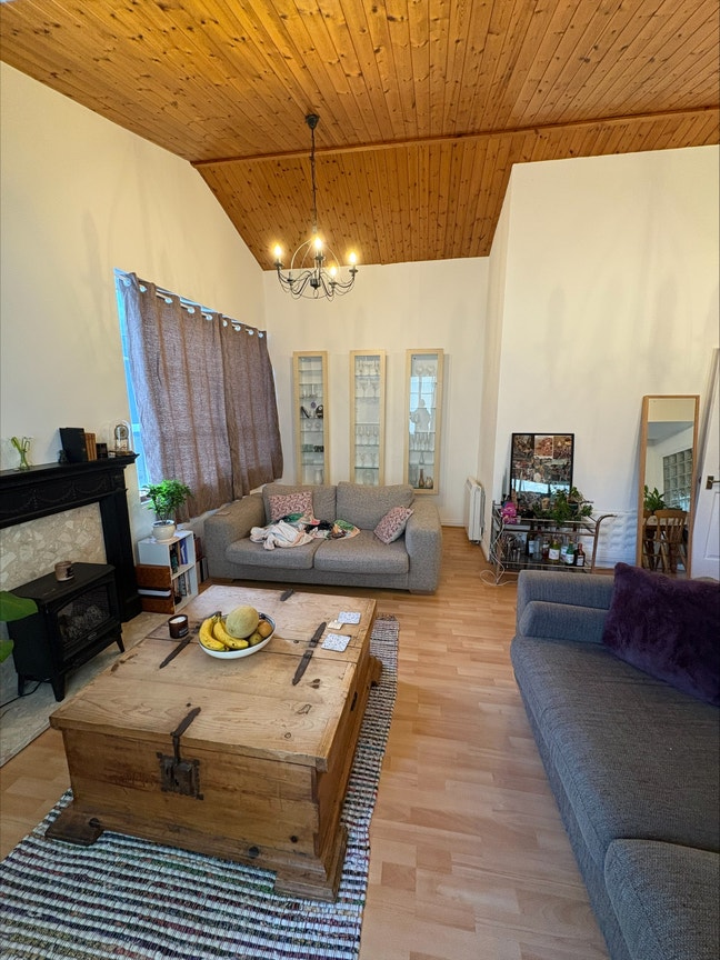 Large apartment with king-sized ensuite room  Main Photo