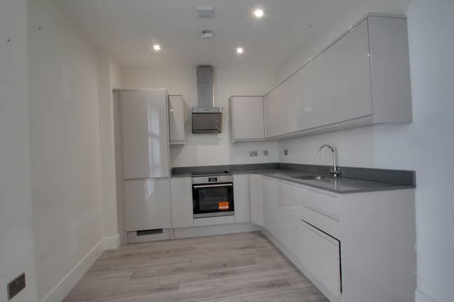 1 Bedroom Flat to rent in Slough - SL1 3TN Main Photo