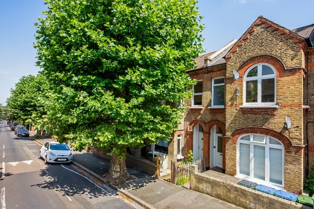 2/3 Bed Elliscombe Road, SE7 Main Photo
