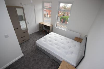 🏡En-Suite Rooms | Bills Included SK5 🏡 Main Photo