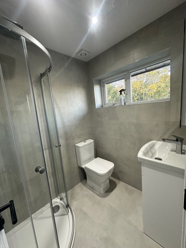 Stunning New  5X Rooms Fully Furnished Main Photo