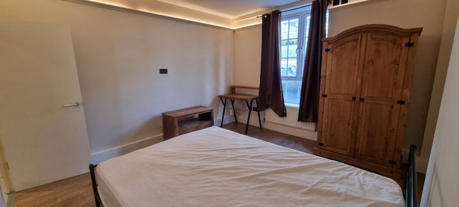Exceptional Extra Large Double Room  Main Photo