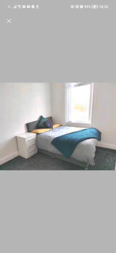 En-suite Room in great location  Main Photo