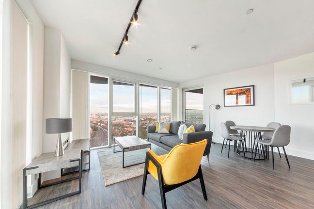 Buddy up for gorgeous modern 2bed 2bath flat    Main Photo