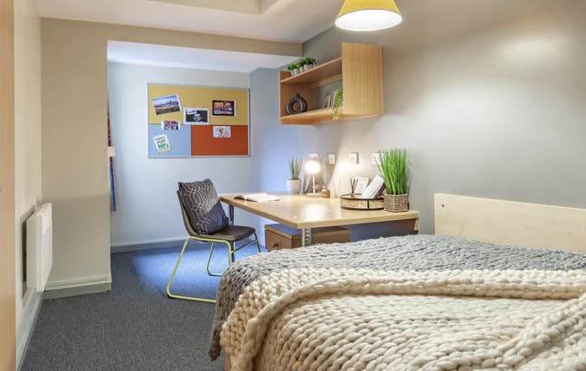Devonshire Courtyard En-Suite | &pound;496 Total Main Photo