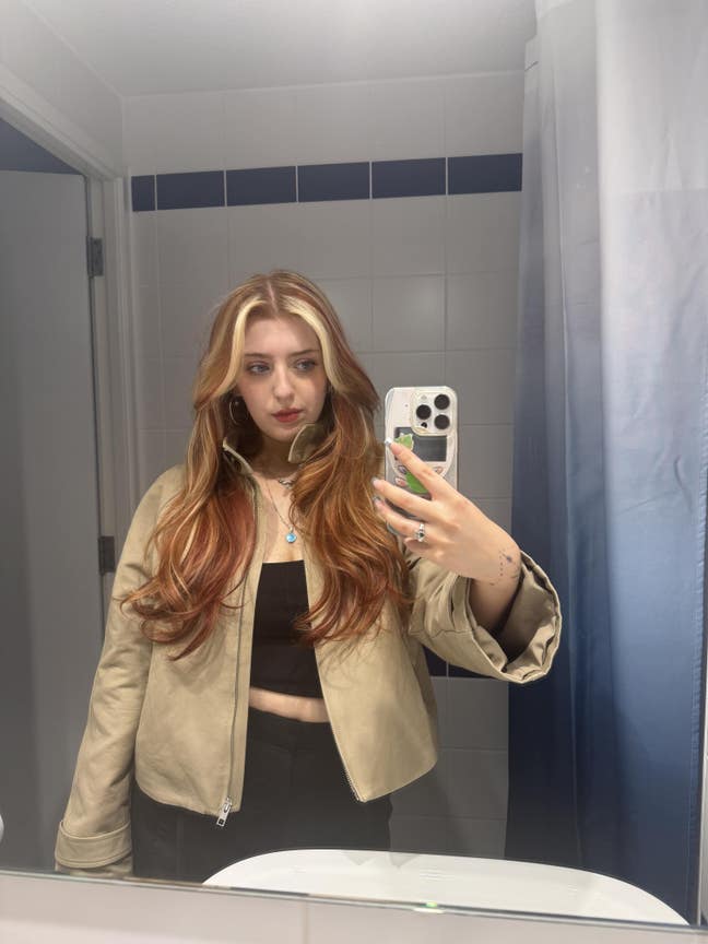 22 year old professional looking for house share  Main Photo