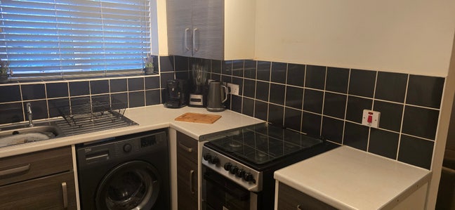 Comfortable Furnished Room in Offerton, Stockport Main Photo