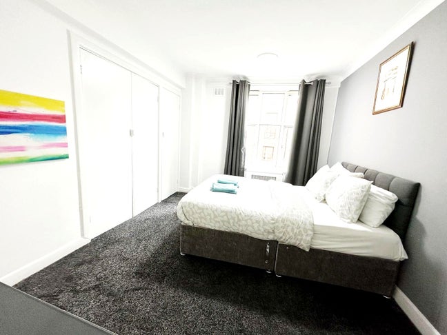Bright Double Room With Storage - Marble Arch Main Photo