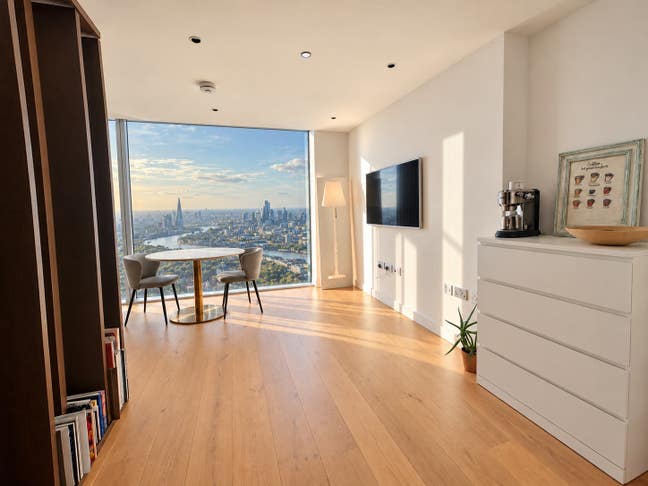 Luxury Studio Flat at Landmark Pinnacle To Let Main Photo