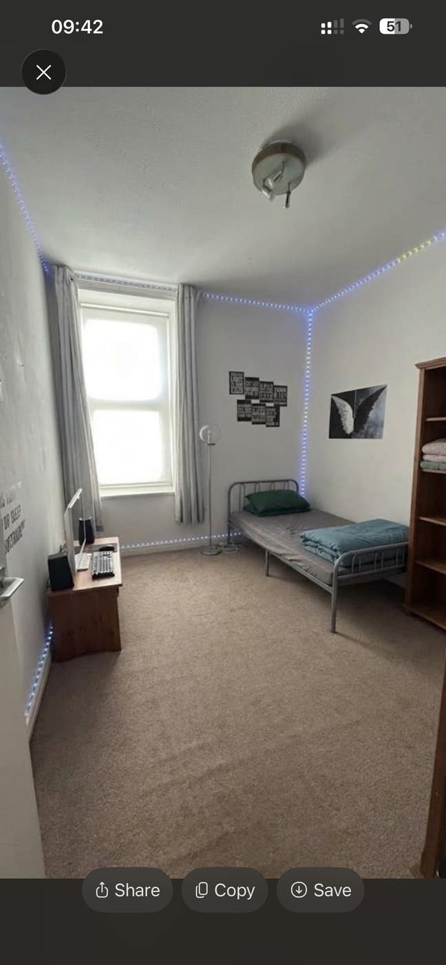 Looking for a female flatmate  Main Photo