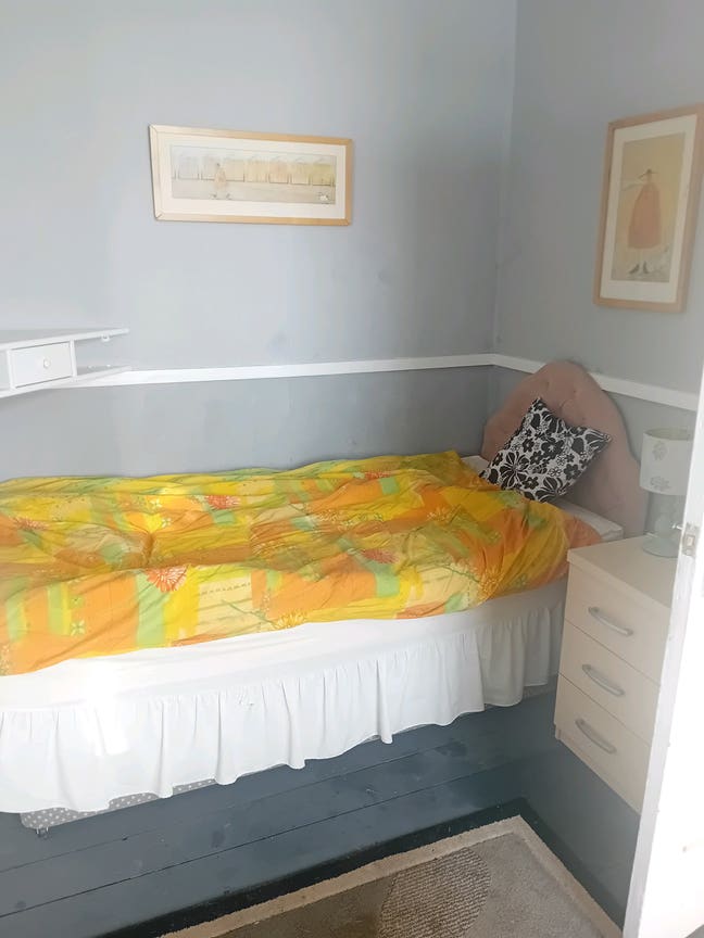 Furnished double bedroom  Main Photo