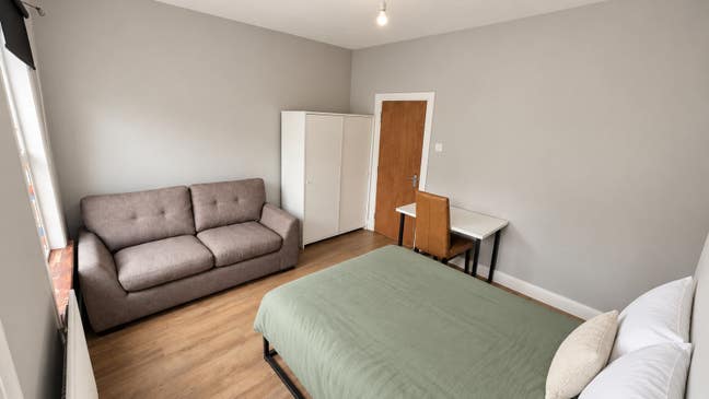 Massive Double Room in Seven Sisters Main Photo