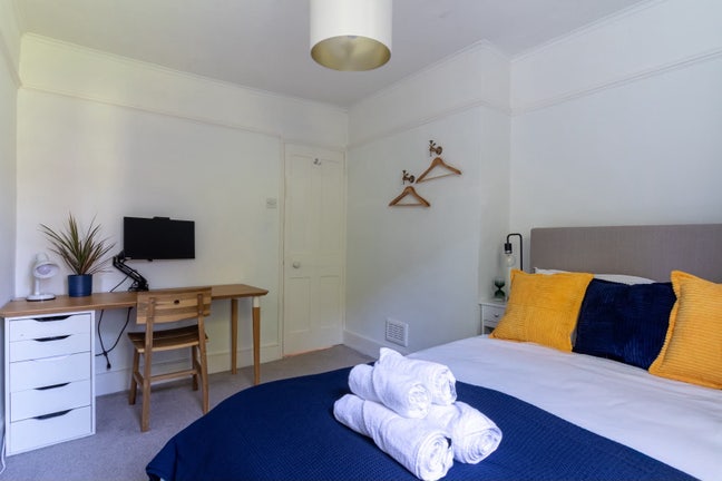 Quiet Zone 1 room for part-time mid-week lodger Main Photo