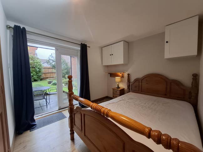 Self-Contained Annex with Garden, Loughton  Main Photo