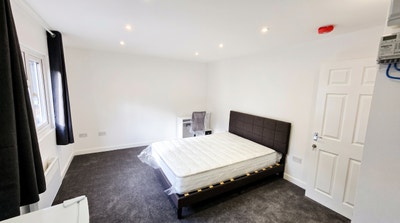 Ensuite Studio w/ TV & Fridge | Next to UoB | &pound;630 Main Photo