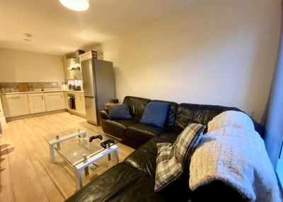 1 ensuite double bedroom available  Main Photo