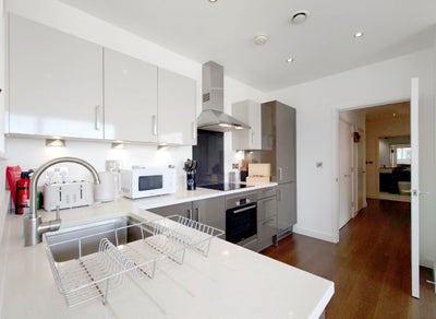 Modern New Built Property - Rent Main Photo
