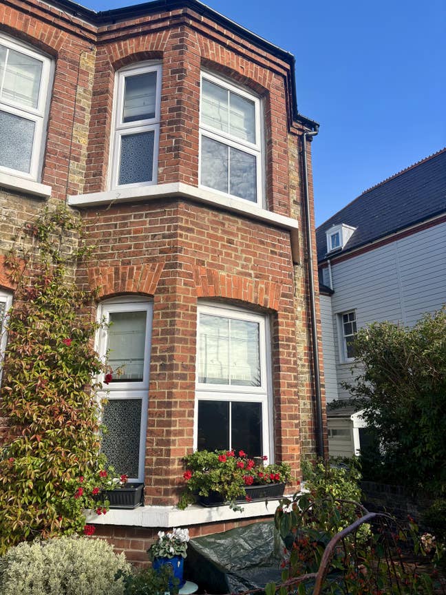 A double room in a beautiful small home Main Photo