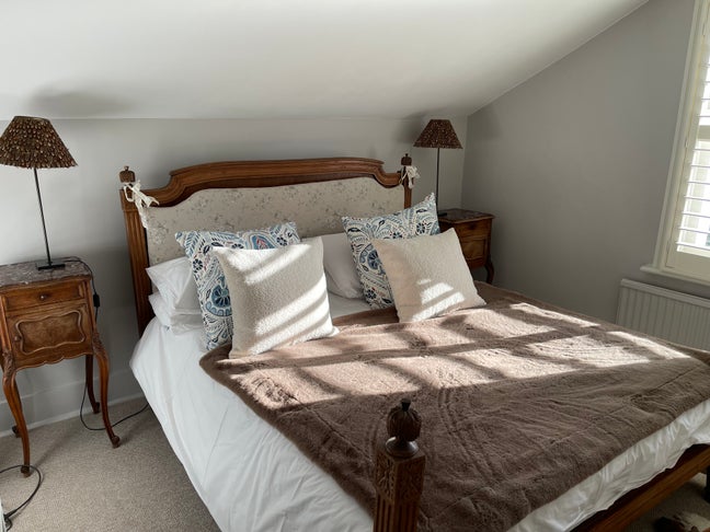 Lovely Double Bedroom in Family Home in Wandsworth Main Photo