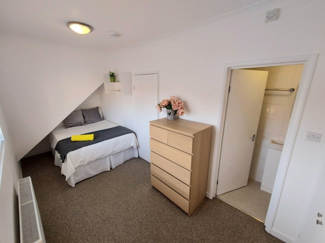 Dbl En-Suite Room - 2 Min to Rotherhithe Stn  Main Photo