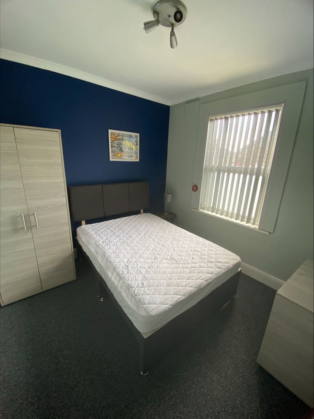 Double Bedroom -All Bills Included, Available Now! Main Photo