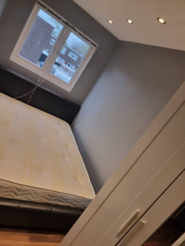 Single Ensuite room with King Size Bed Main Photo