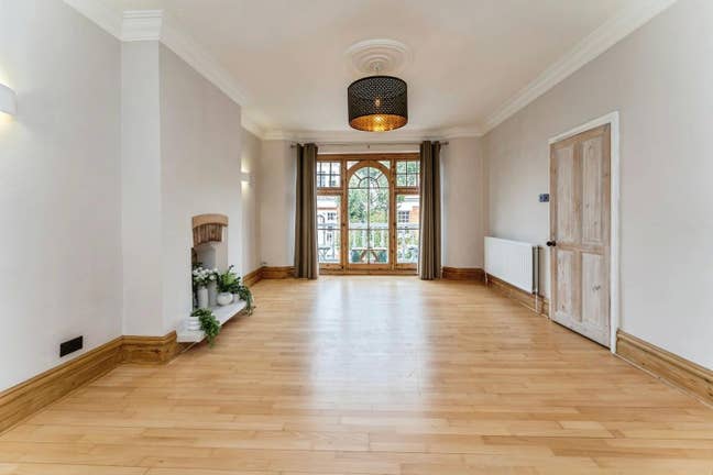 Beautiful 2-bed Highgate Flat  Main Photo