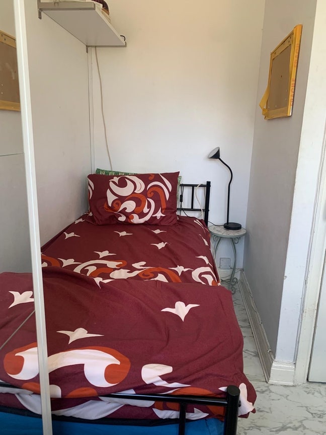 Beautiful single Room Available  Main Photo