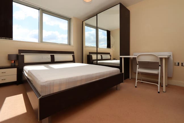 Ensuite + Double Room in A 3BHK | Premium Location Main Photo