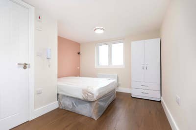 NEW En-Suites! -  Rossmore Ro Main Photo