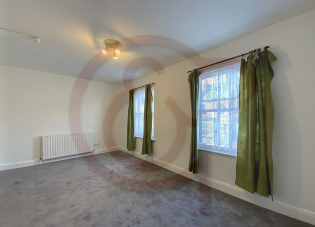 Split level 2bed flat in Hammersmith W6 Main Photo