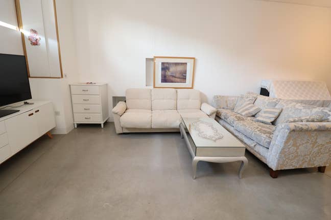 🌿 Huge Kitchen, Proper Living Room, Prime Dulwich Main Photo
