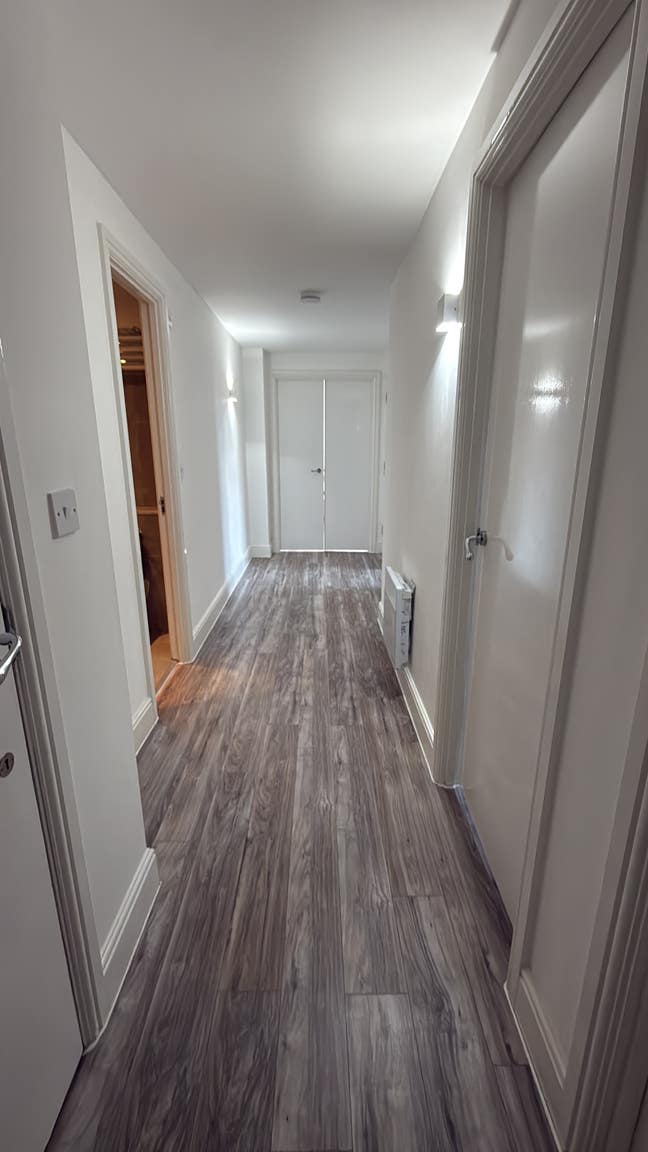 Newly Refurbished Ensuite Room – E1 1ER Main Photo
