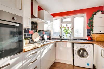 New Roommate in Brixton Hill/Streatham Hill area Main Photo