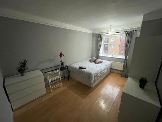 🥑Double room in Commercial Road- Zone 1🥑 Main Photo