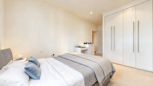 Canary Wharf -2 Bed 2 Bath Flat in DDW Main Photo